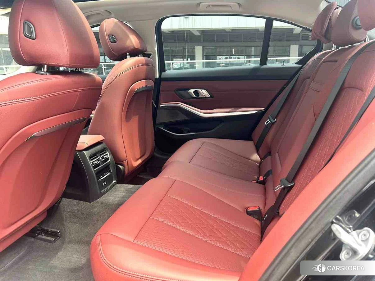 BMW 3 series 2022 Черный из Китая, фото 6
