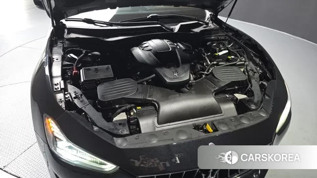 Maserati Ghibli id 3709274 из Кореи 16