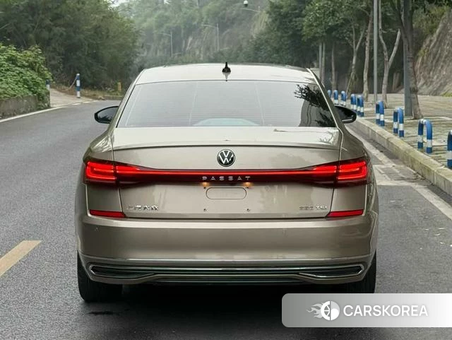 Volkswagen Passat 2022 Шампань из Китая, фото 6
