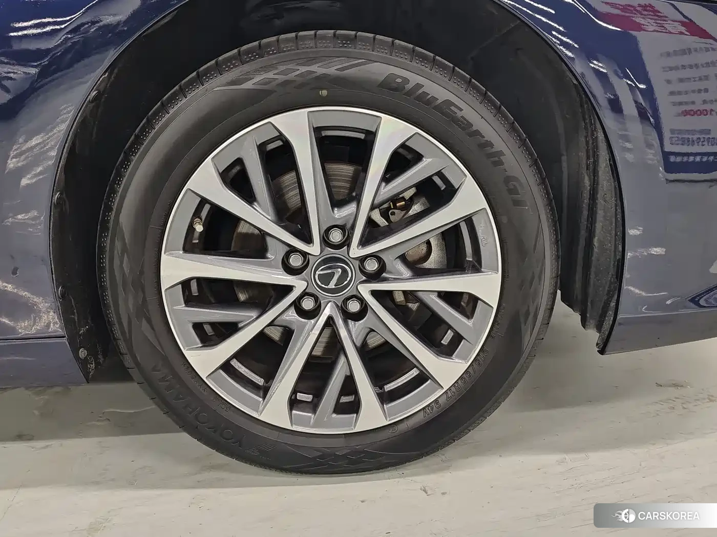 Lexus ES id 4617132 из Китая 10