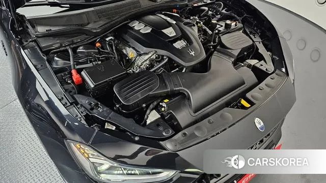 Maserati Ghibli id 3406139 из Кореи 16