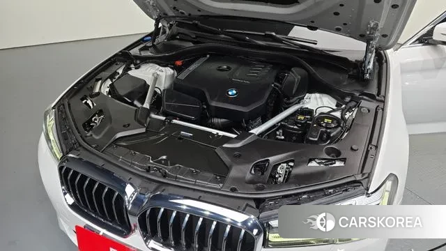 BMW 5 Series (G30) id 3416439 из Кореи 16