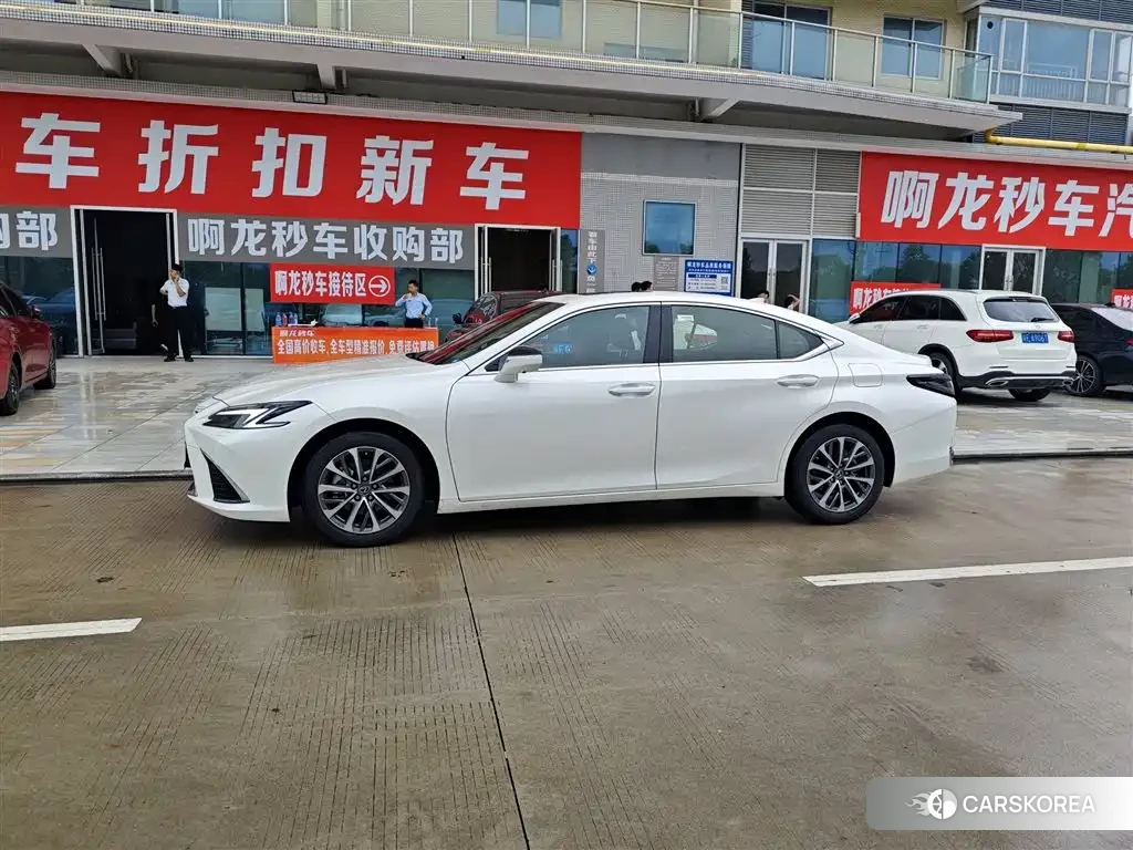 Lexus ES 2025 Белый из Китая, фото 6
