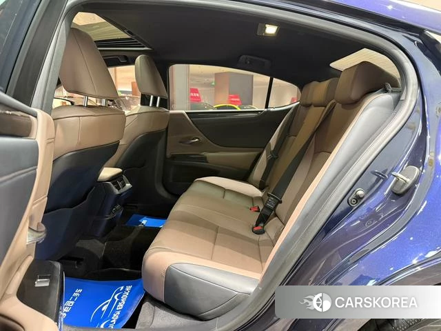 Lexus ES id 4314267 из Китая 32