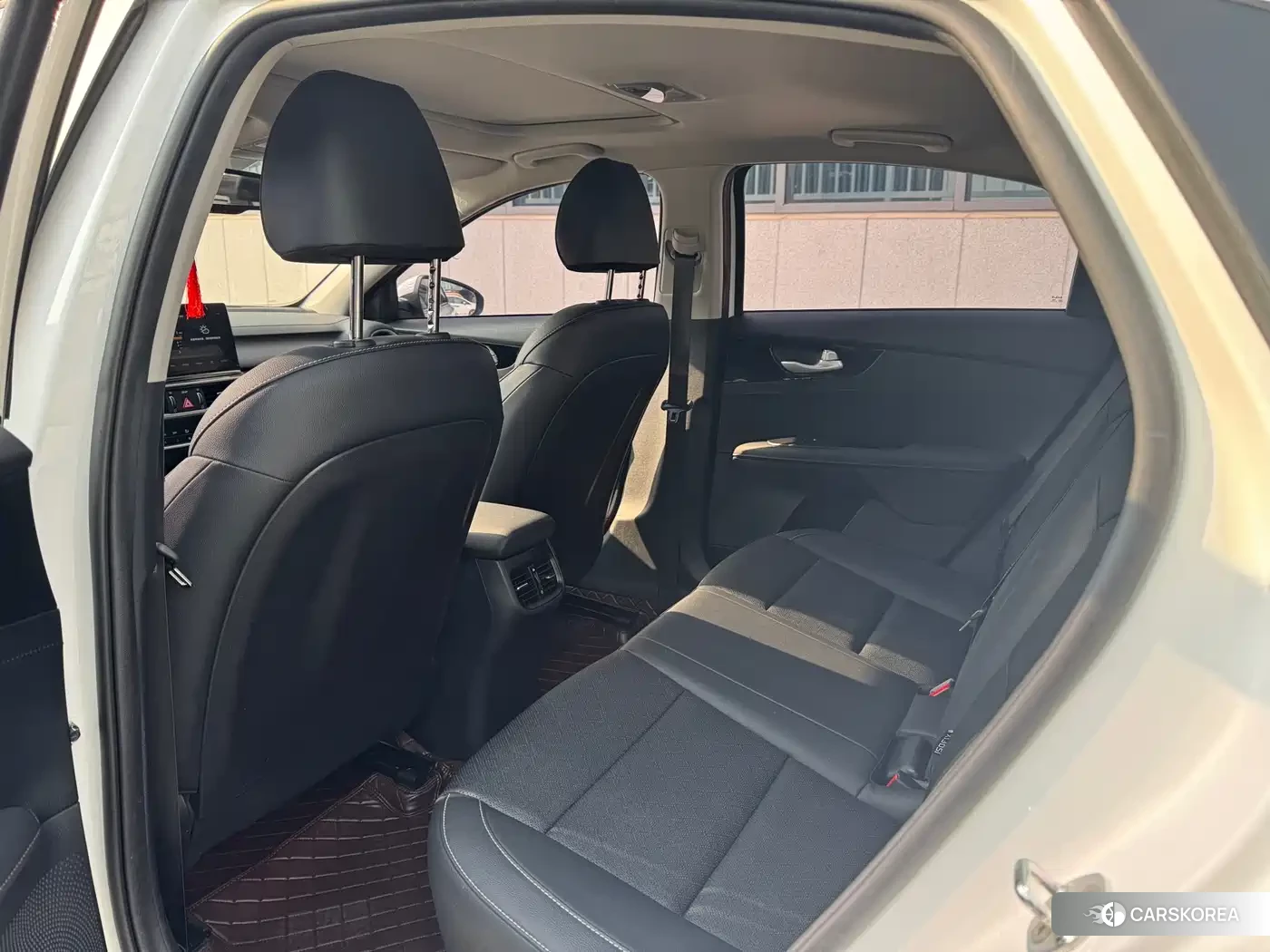 Kia K3 2022 Белый из Китая, фото 6