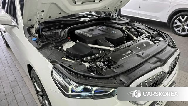 BMW 5 Series (G60) id 3831824 из Кореи 16