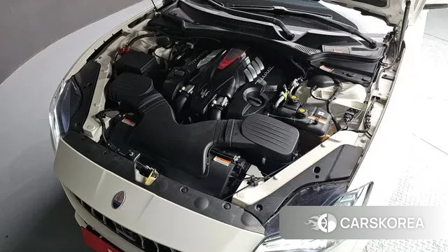 Maserati Quattroporte id 3355954 из Кореи 16