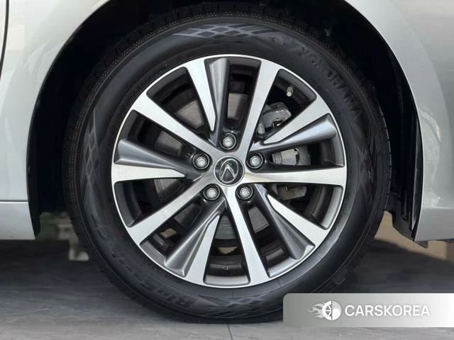 Lexus ES id 4274418 из Китая 17