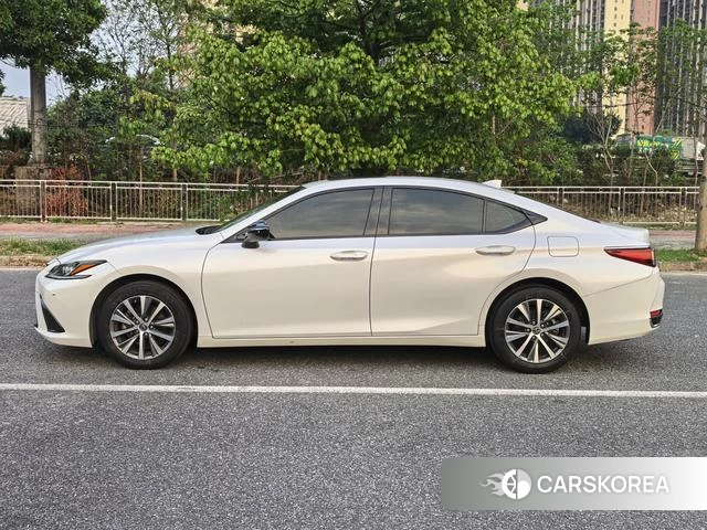 Lexus ES id 4261570 из Китая 15