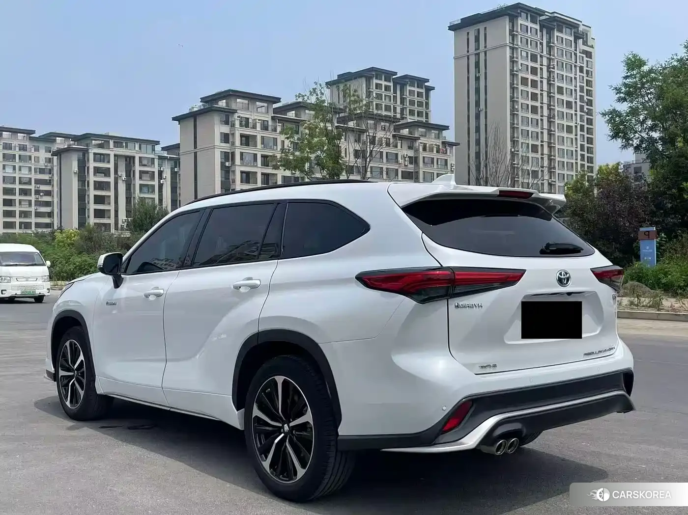 Toyota Crown 2023 Белый из Китая, фото 6