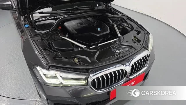 BMW 5 Series (G30) id 3374005 из Кореи 16