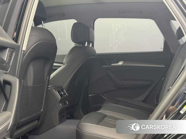 Audi Q5L Sportback 2023 Черный из Китая, фото 6