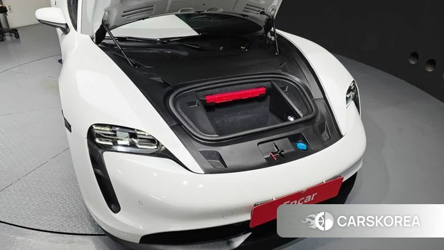 Porsche Taycan id 4309761 из Кореи 16