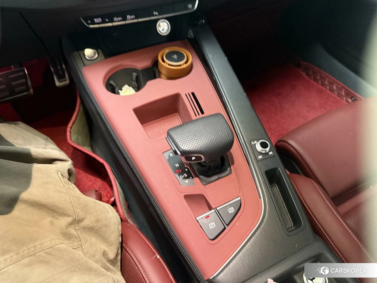 Audi A4L id 4461863 из Китая 9