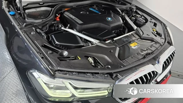 BMW 5 Series (G30) id 3344059 из Кореи 16