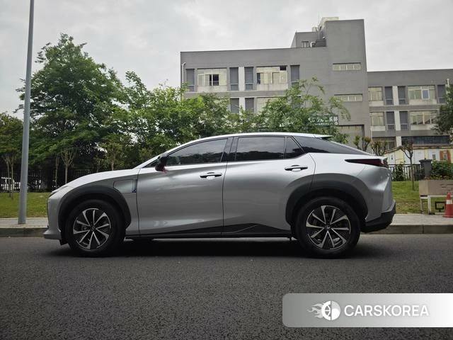 Lexus RZ id 4262112 из Китая 11