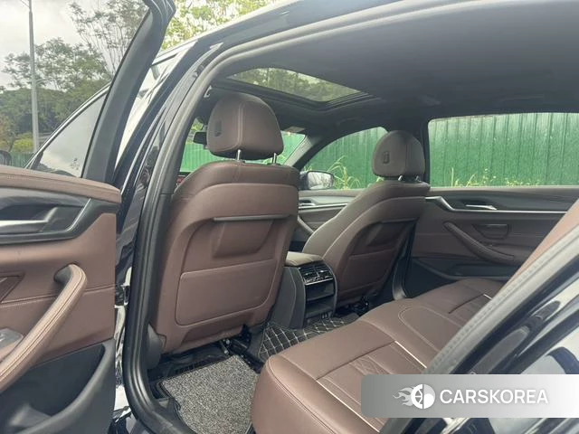 BMW 5 series 2021 Черный из Китая, фото 6