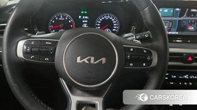 Kia K5 3rd generation 2023 Белый из Кореи, фото 6