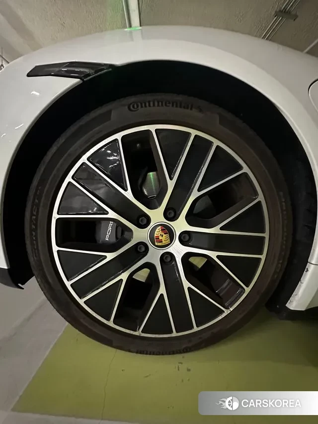 Porsche Taycan id 3597174 из Кореи 12