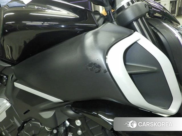 Проданный Ducati DIAVEL V4 id 4199687 из Японии, фото 22
