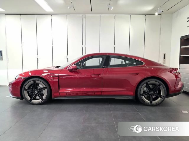 Porsche Taycan id 4559974 из Кореи 16