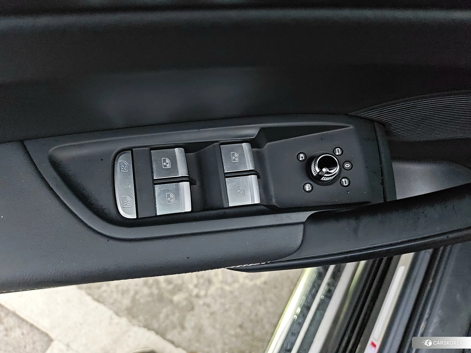 Audi Q5L id 4512469 из Китая 17