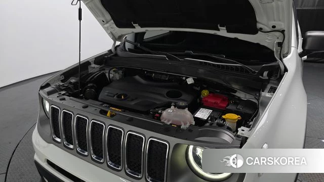 Jeep Renegade id 3853152 из Кореи 16