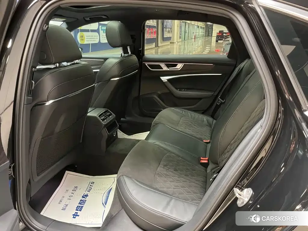 Audi A6L id 4679616 из Китая 26