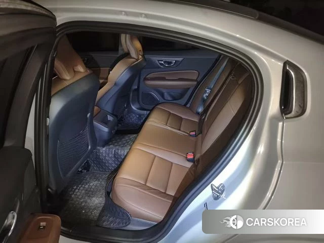 Volvo S60 2025 Другой из Китая, фото 6