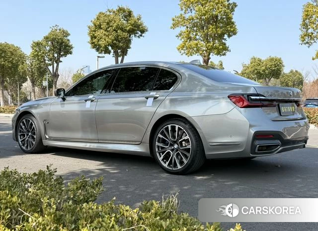 BMW 7 series 2022 Серебристо-серый из Китая, фото 6