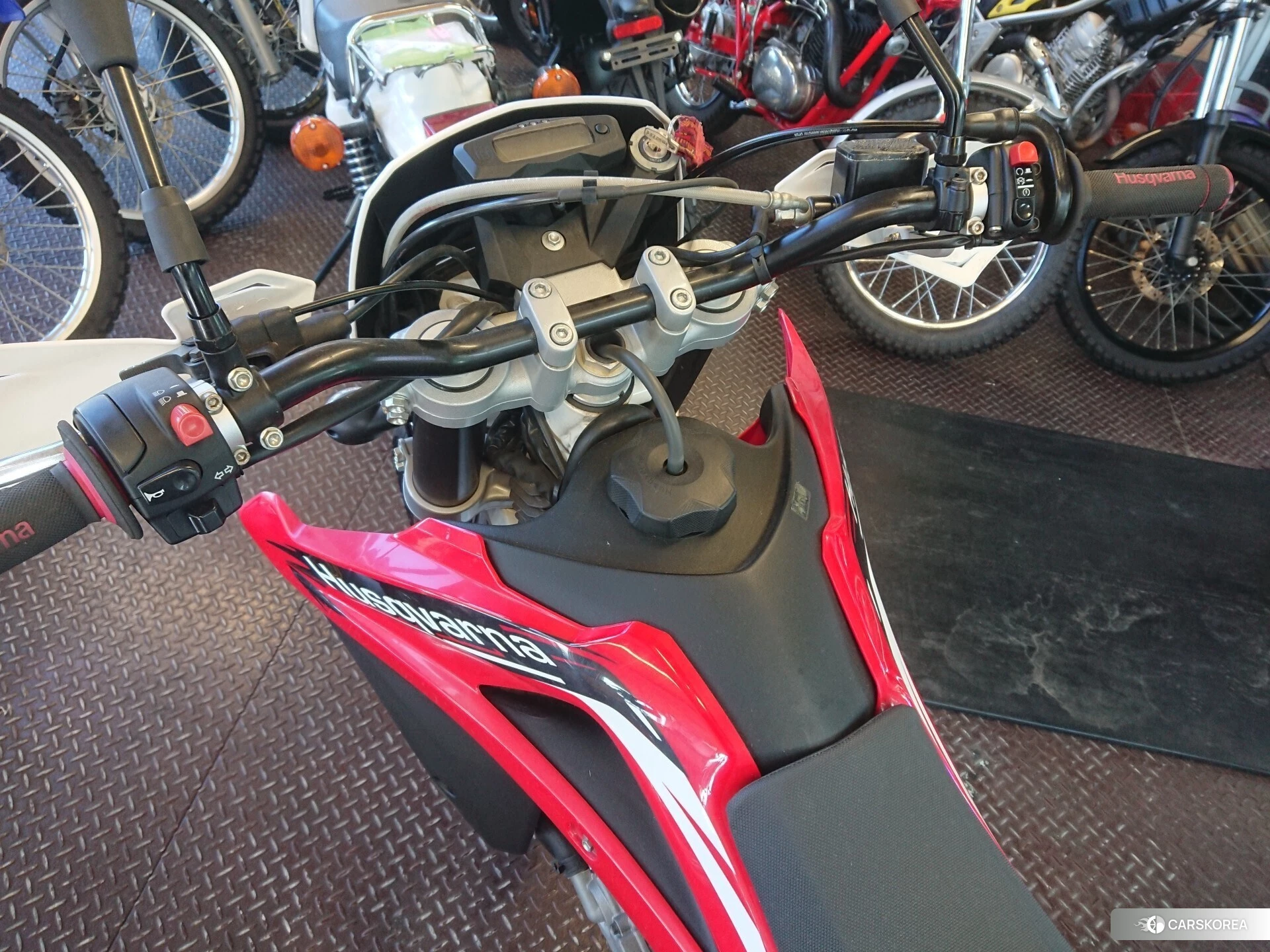 Husqvarna SMR125 id 4320465 из Японии 6