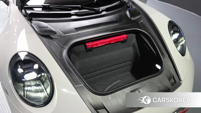 Porsche 911(992) id 4201409 из Кореи 16