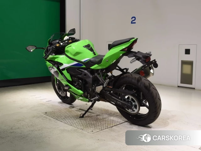 Kawasaki ZX-4RR id 4392913 из Японии 6
