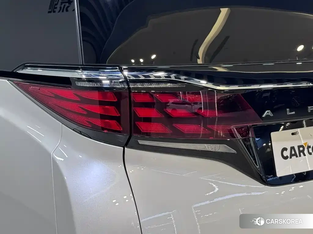 Toyota Elfa id 4649405 из Китая 26