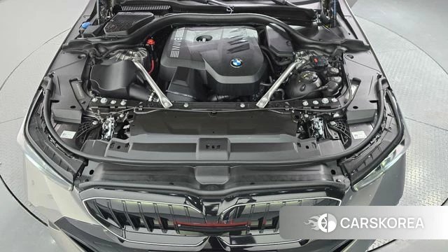 BMW 5 Series (G60) id 3952552 из Кореи 16