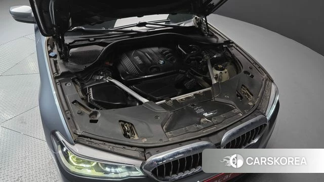 BMW 5 Series (G30) id 3861715 из Кореи 16