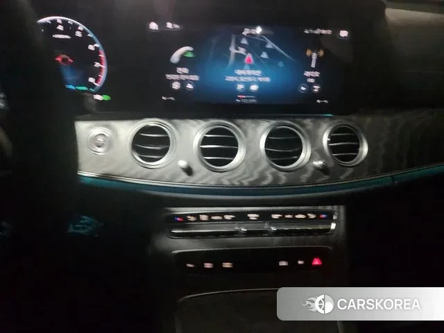 Mercedes-Benz E-Class W213 2023 Белый из Кореи, фото 6