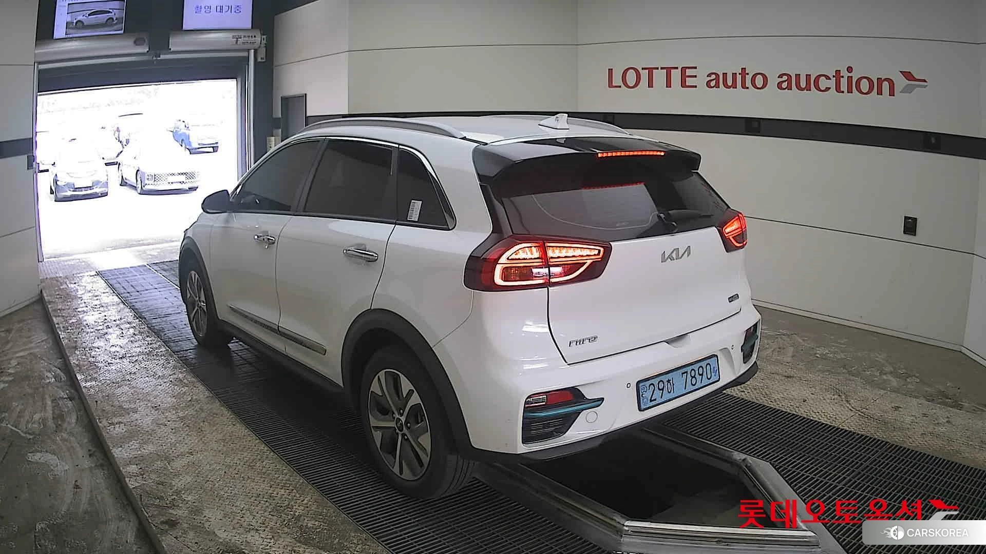 Kia Niro EV id 3888432 из Кореи 33