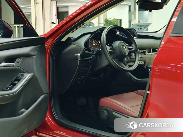 Mazda 3 Angkesaila 2023 Красный из Китая, фото 6