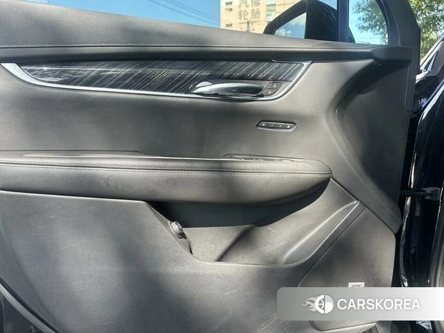 Cadillac XT6 id 4213691 из Китая 26