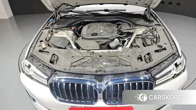 BMW 5 Series (G30) id 3385031 из Кореи 16