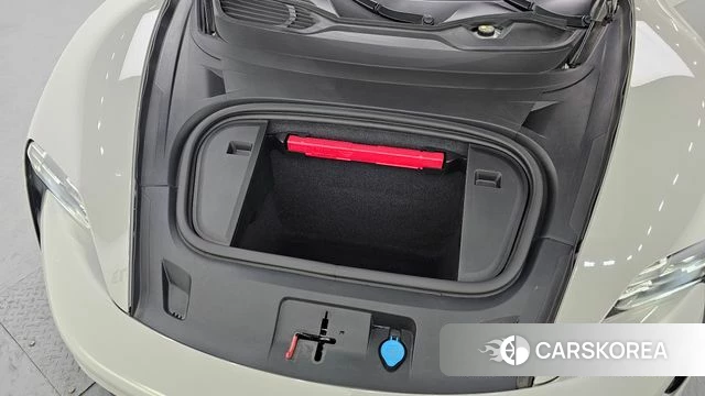 Porsche Taycan id 3916406 из Кореи 16