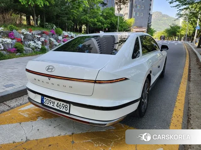 Hyundai Grandeur Hybrid (GN7) id 3566025 из Кореи 16