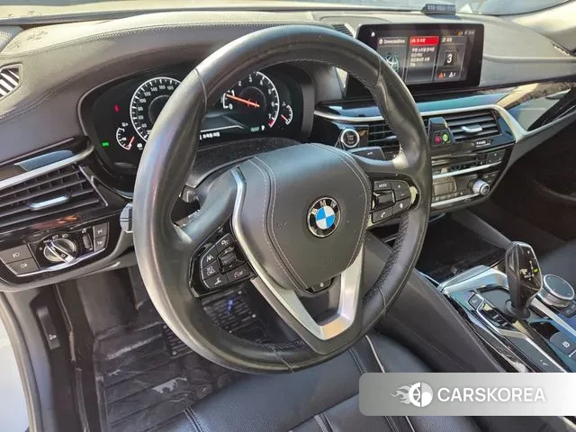 BMW 5 Series (G30) id 3307845 из Кореи 6