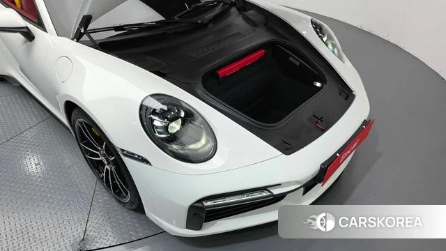 Porsche 911(992) id 4243500 из Кореи 16