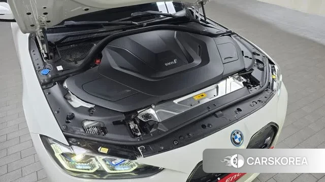 BMW i4 id 3751818 из Кореи 16