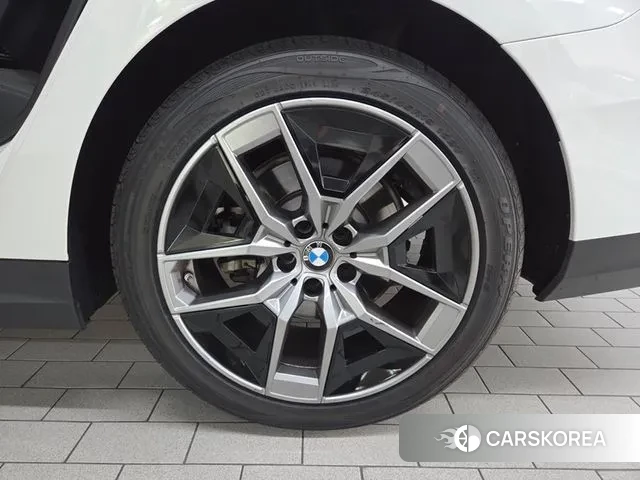 BMW 5 Series (G60) id 2983953 из Кореи 15