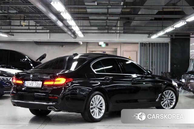 BMW 5 Series (G30) id 3842864 из Кореи 16