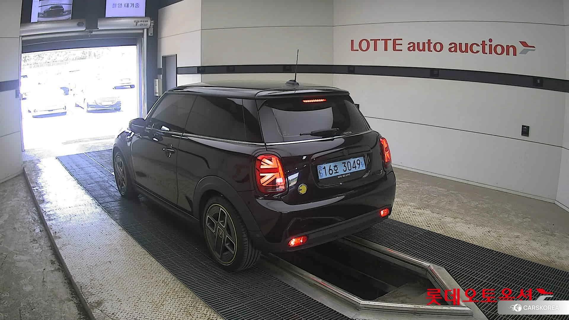 BMW MINI Cooper SE id 4289294 из Кореи 33