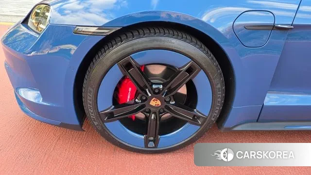 Porsche Taycan id 3393751 из Кореи 14